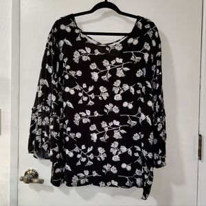 Ava & Viv Flowy Sleeve Blouse